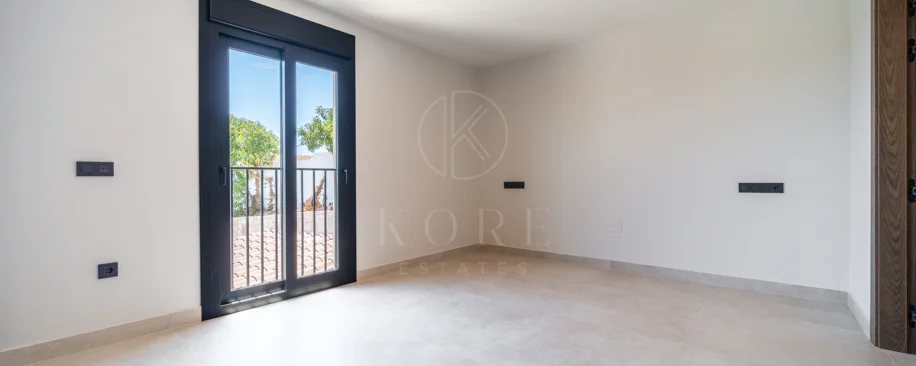 Fully Renovated Luxury Villa ideally located within a short walk to La Cala centre , Beach & Golf