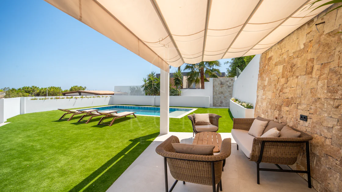 Fully Renovated Luxury Villa ideally located within a short walk to La Cala centre , Beach & Golf
