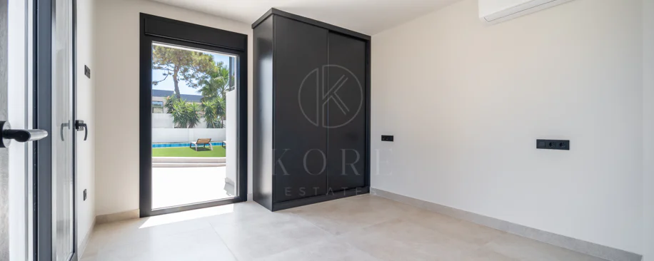 Fully Renovated Luxury Villa ideally located within a short walk to La Cala centre , Beach & Golf