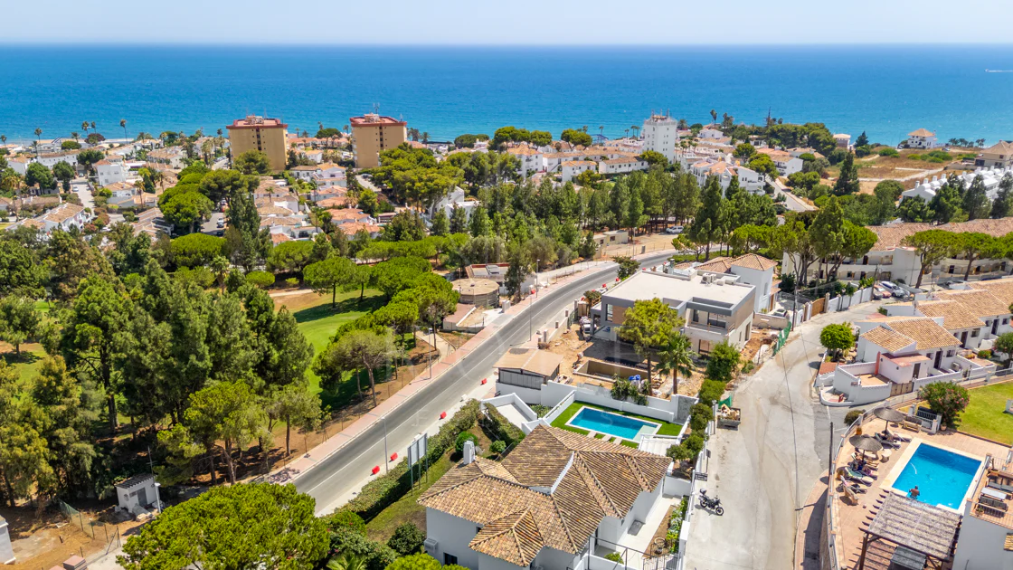Fully Renovated Luxury Villa ideally located within a short walk to La Cala centre , Beach & Golf