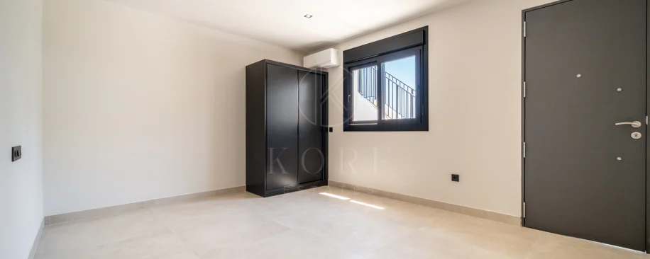 Fully Renovated Luxury Villa ideally located within a short walk to La Cala centre , Beach & Golf