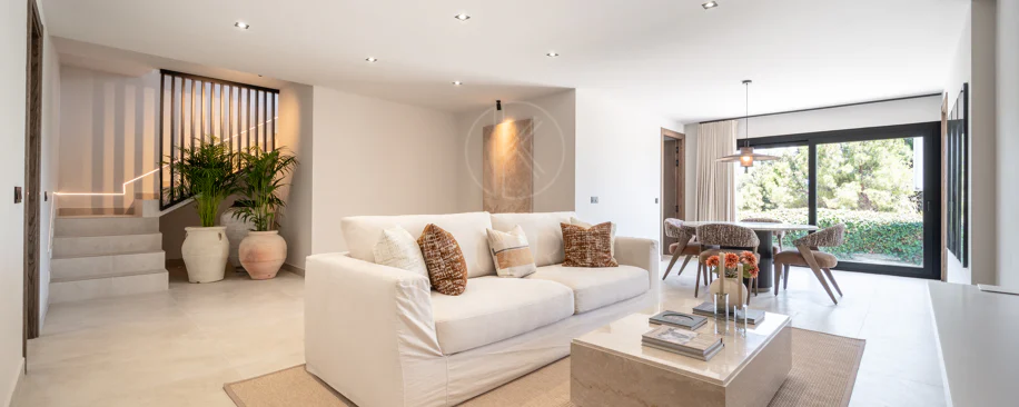 Fully Renovated Luxury Villa ideally located within a short walk to La Cala centre , Beach & Golf