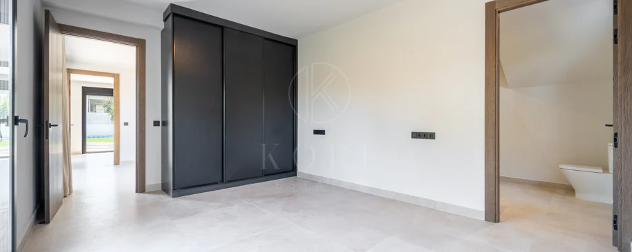 Fully Renovated Luxury Villa ideally located within a short walk to La Cala centre , Beach & Golf