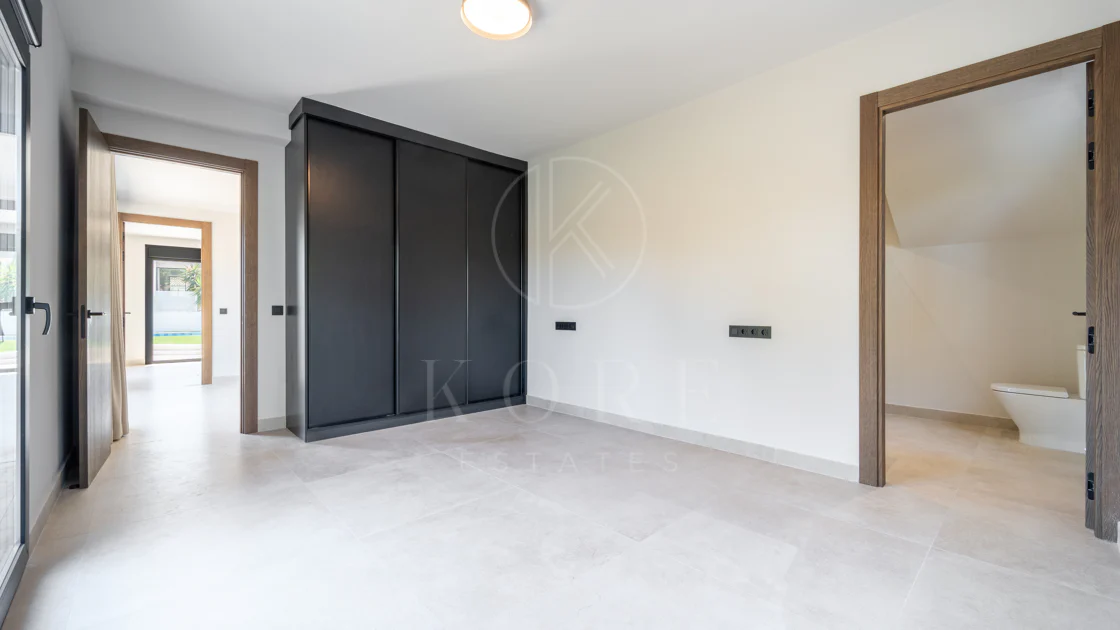 Fully Renovated Luxury Villa ideally located within a short walk to La Cala centre , Beach & Golf