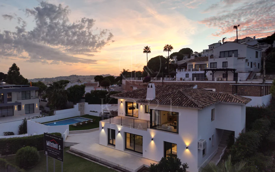 Fully Renovated Luxury Villa ideally located within a short walk to La Cala centre , Beach & Golf