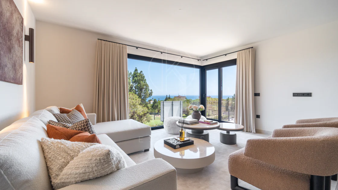 Fully Renovated Luxury Villa ideally located within a short walk to La Cala centre , Beach & Golf
