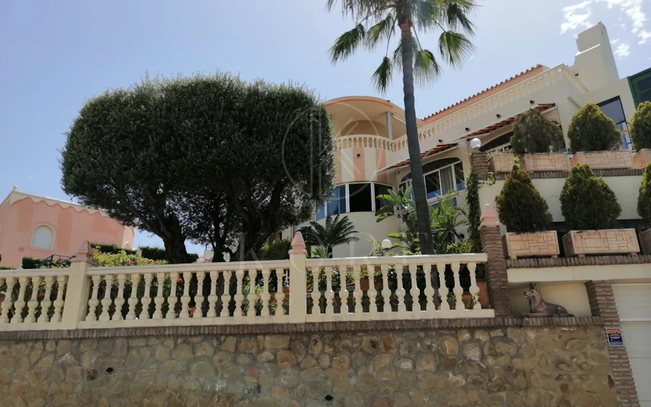 Villa en venta en Benalmadena