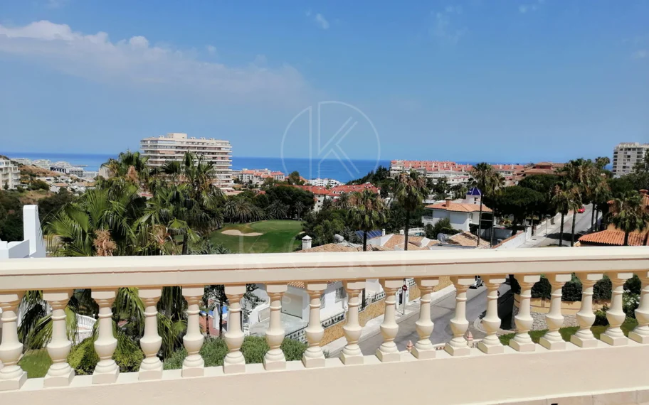 Villa en venta en Benalmadena