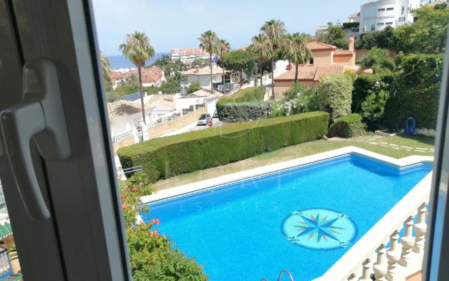 Villa en venta en Benalmadena