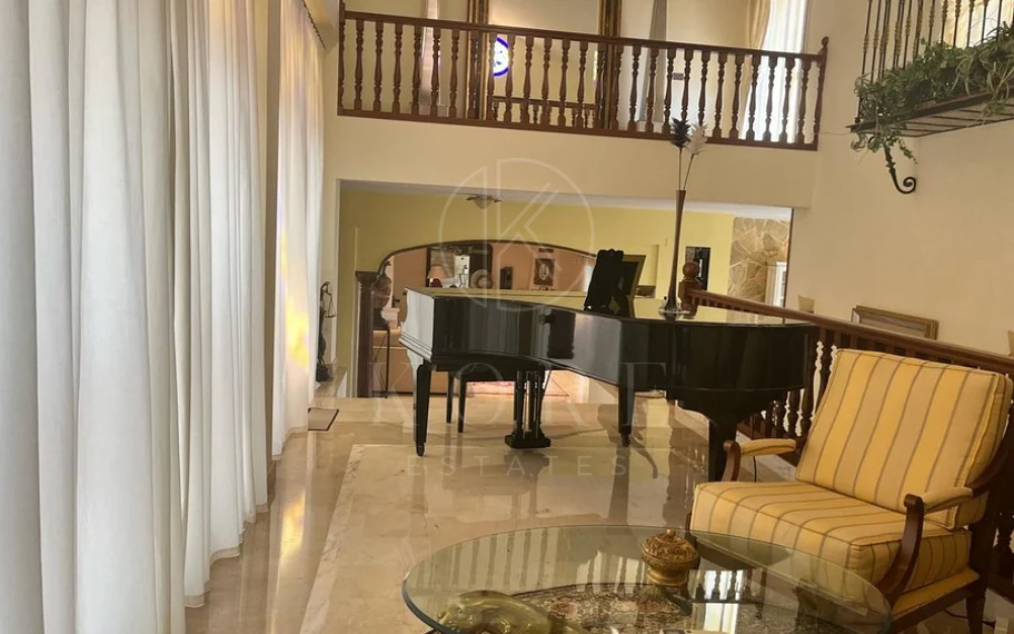 Villa en venta en Benalmadena