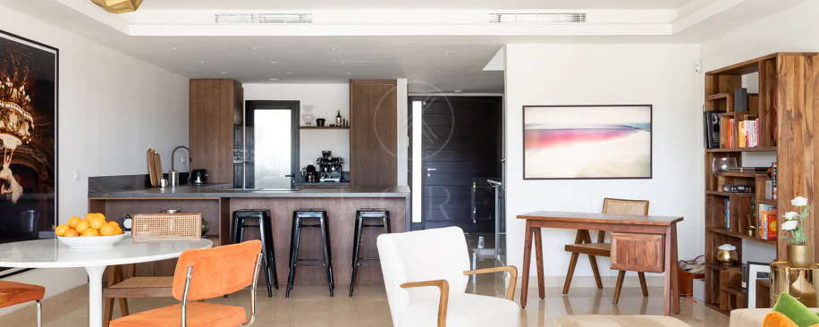 Casă tip townhouse elegantă cu 3 dormitoare și vedere panoramică în apropiere de Puerto Banús
