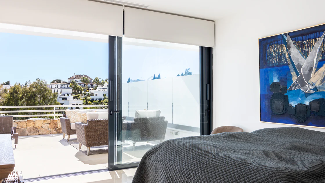 Casă tip townhouse elegantă cu 3 dormitoare și vedere panoramică în apropiere de Puerto Banús
