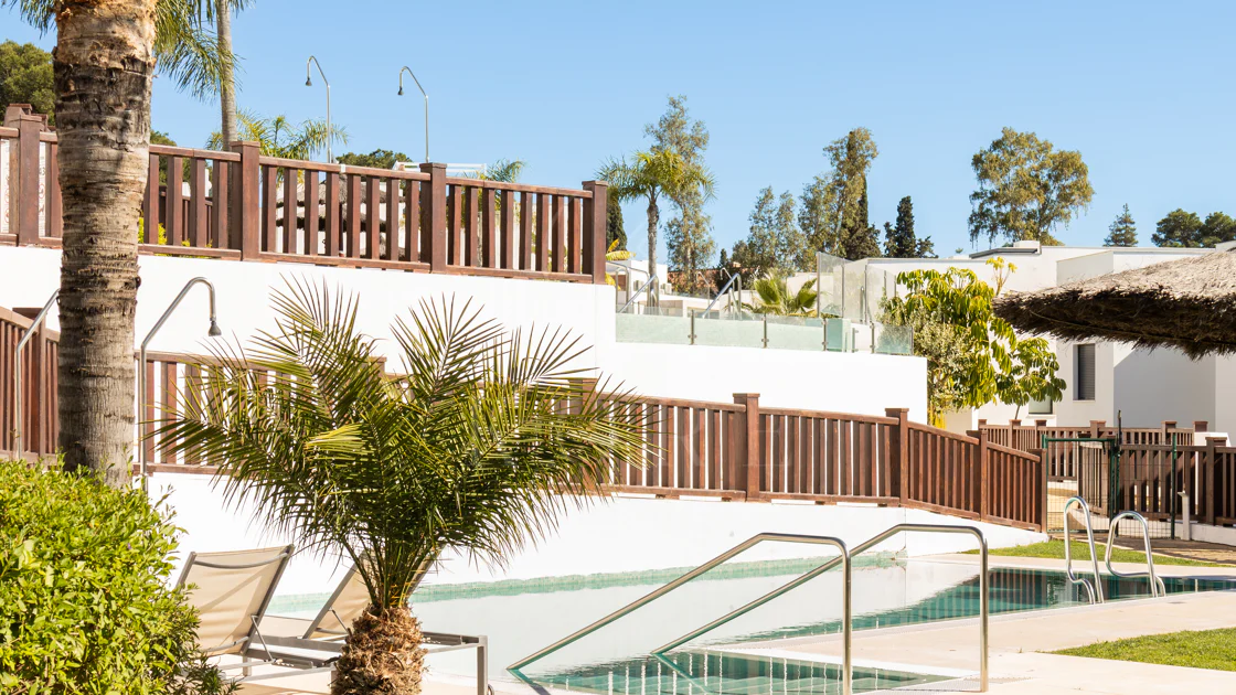 Casă tip townhouse elegantă cu 3 dormitoare și vedere panoramică în apropiere de Puerto Banús