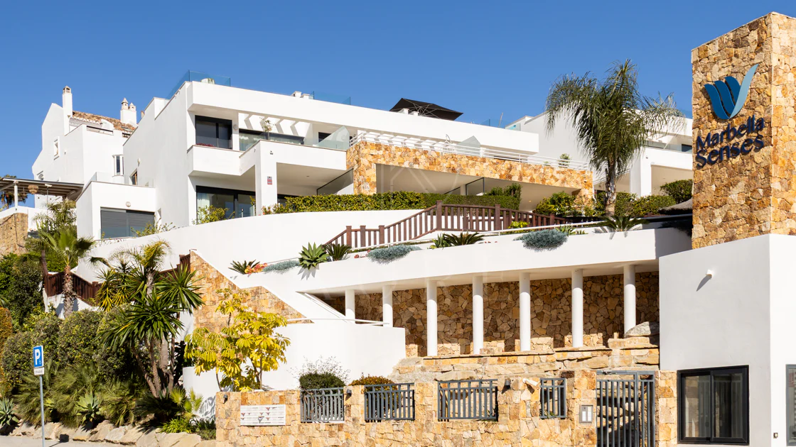 Casă tip townhouse elegantă cu 3 dormitoare și vedere panoramică în apropiere de Puerto Banús