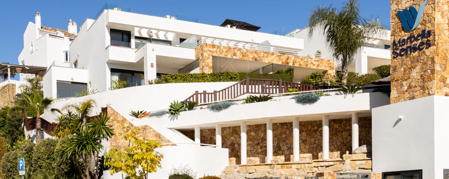Casă tip townhouse elegantă cu 3 dormitoare și vedere panoramică în apropiere de Puerto Banús
