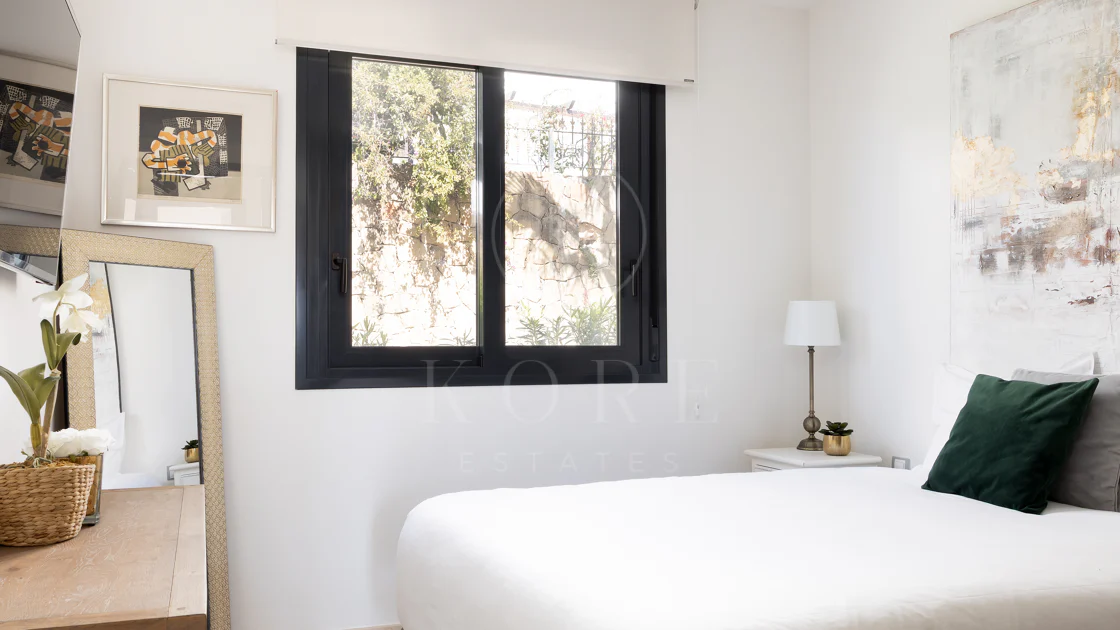 Casă tip townhouse elegantă cu 3 dormitoare și vedere panoramică în apropiere de Puerto Banús