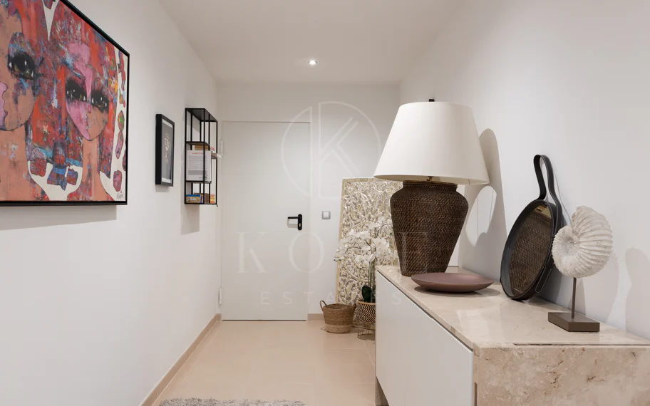 Elegante casa adosada de 3 dormitorios con panorámico Vistas Cerca de Puerto Banús