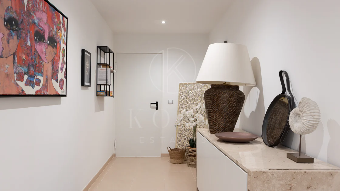 Casă tip townhouse elegantă cu 3 dormitoare și vedere panoramică în apropiere de Puerto Banús