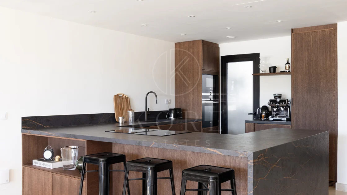 Casă tip townhouse elegantă cu 3 dormitoare și vedere panoramică în apropiere de Puerto Banús