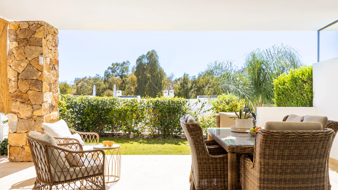 Casă tip townhouse elegantă cu 3 dormitoare și vedere panoramică în apropiere de Puerto Banús