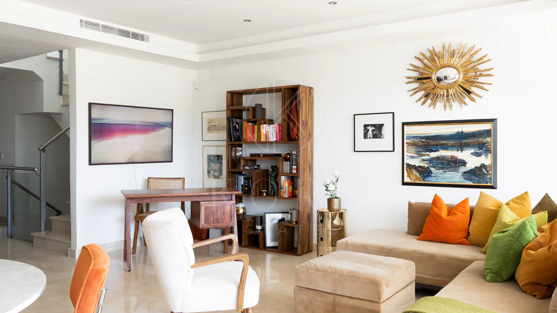 Casă tip townhouse elegantă cu 3 dormitoare și vedere panoramică în apropiere de Puerto Banús
