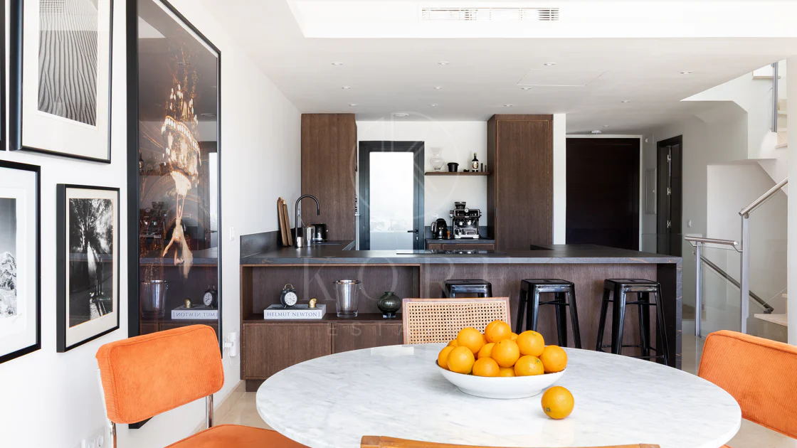 Casă tip townhouse elegantă cu 3 dormitoare și vedere panoramică în apropiere de Puerto Banús