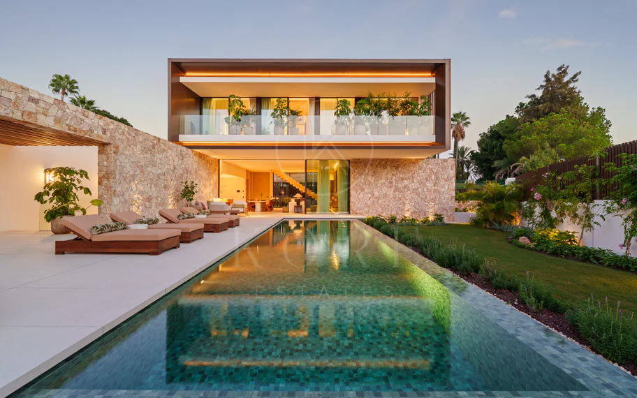 Villa en venta en Las Lomas del Marbella Club, Marbella Golden Mile