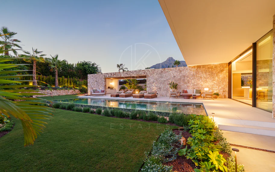 Villa en venta en Las Lomas del Marbella Club, Marbella Golden Mile