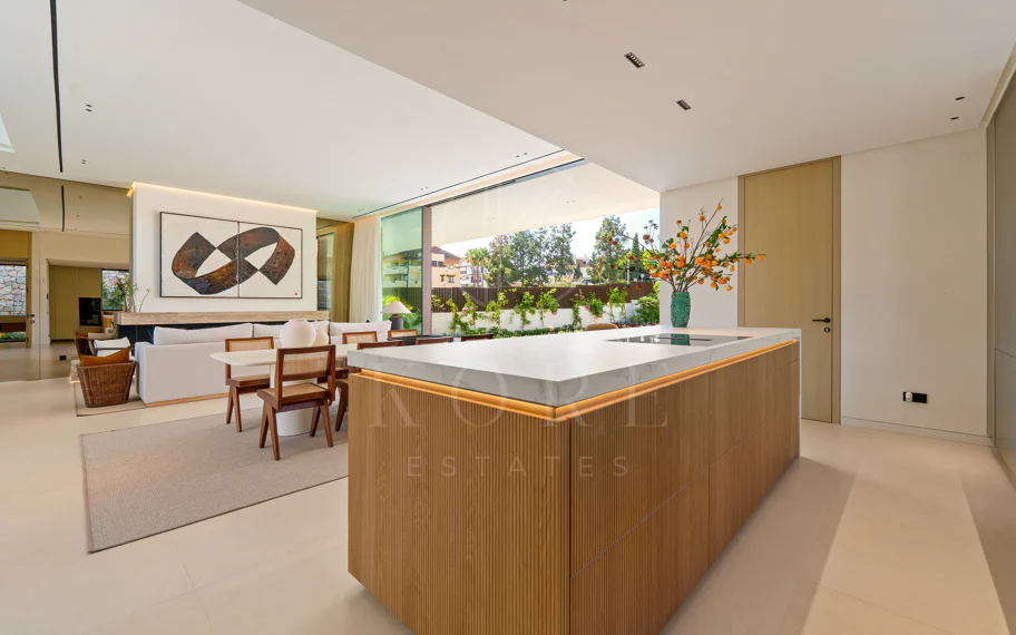 Villa en venta en Las Lomas del Marbella Club, Marbella Golden Mile