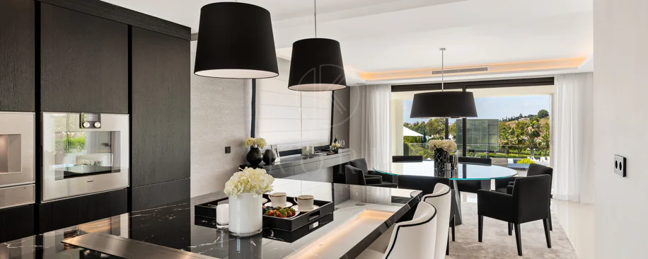 Exceptional villa front line to Los Naranjos Golf