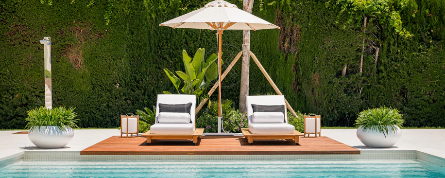 Exceptional villa front line to Los Naranjos Golf