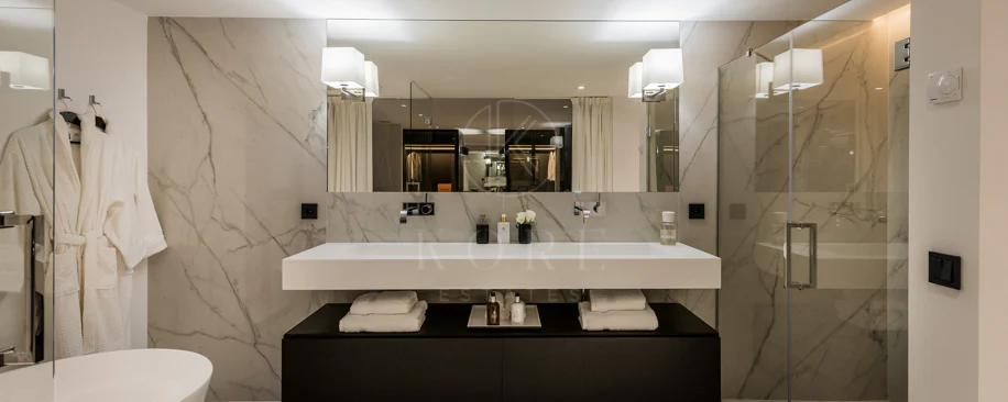 Exceptional villa front line to Los Naranjos Golf