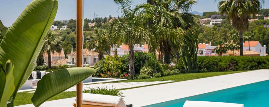 Exceptional villa front line to Los Naranjos Golf
