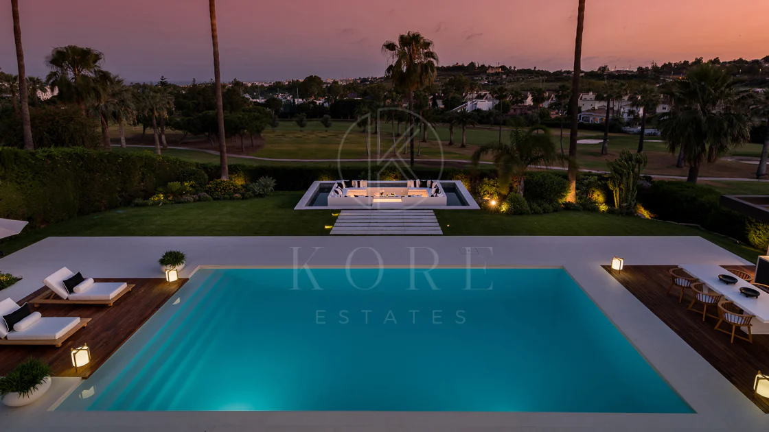 Exceptional villa front line to Los Naranjos Golf