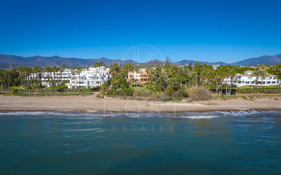 Villa en venta en Hacienda Beach, Estepona Este