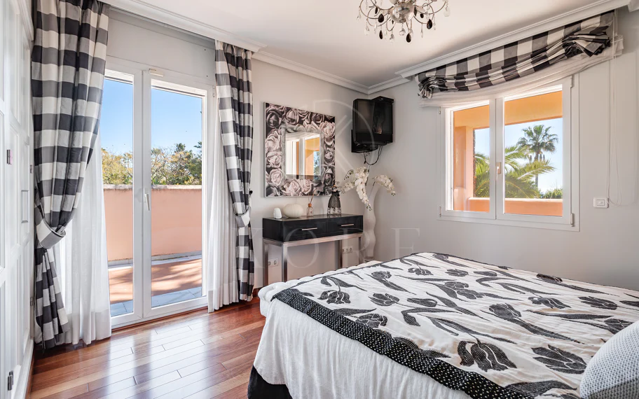 Villa en venta en Hacienda Beach, Estepona Este