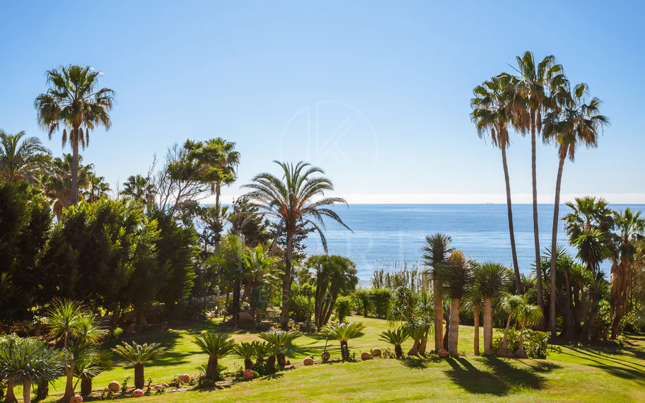 Villa en venta en Hacienda Beach, Estepona Este