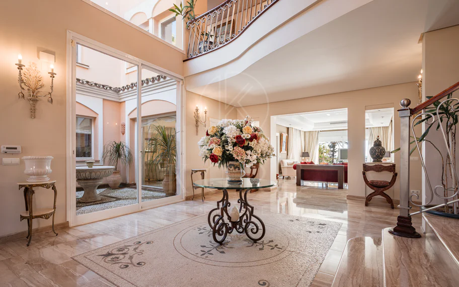 Villa en venta en Hacienda Beach, Estepona Este
