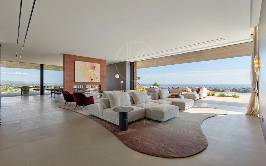 Villa en venta en El Herrojo, Benahavis