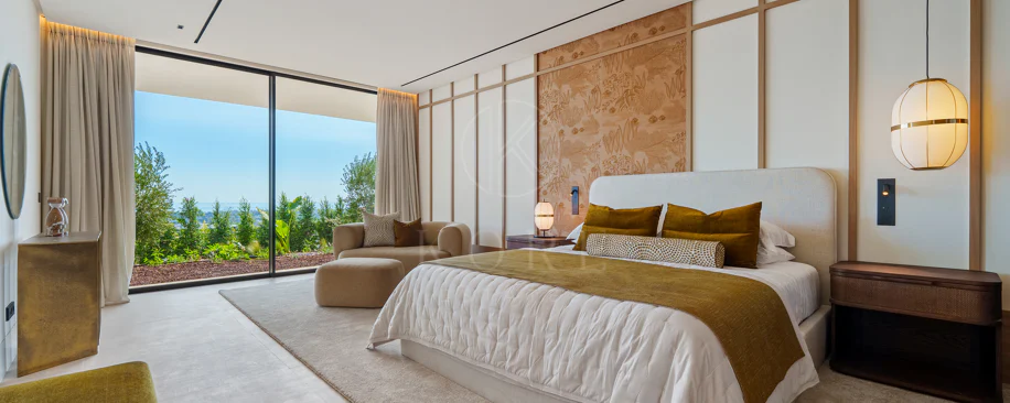Villa for sale in El Herrojo, Benahavis