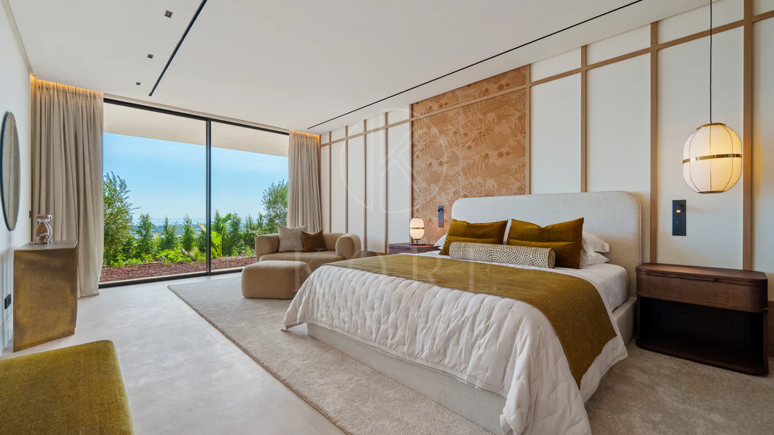 Villa for sale in El Herrojo, Benahavis