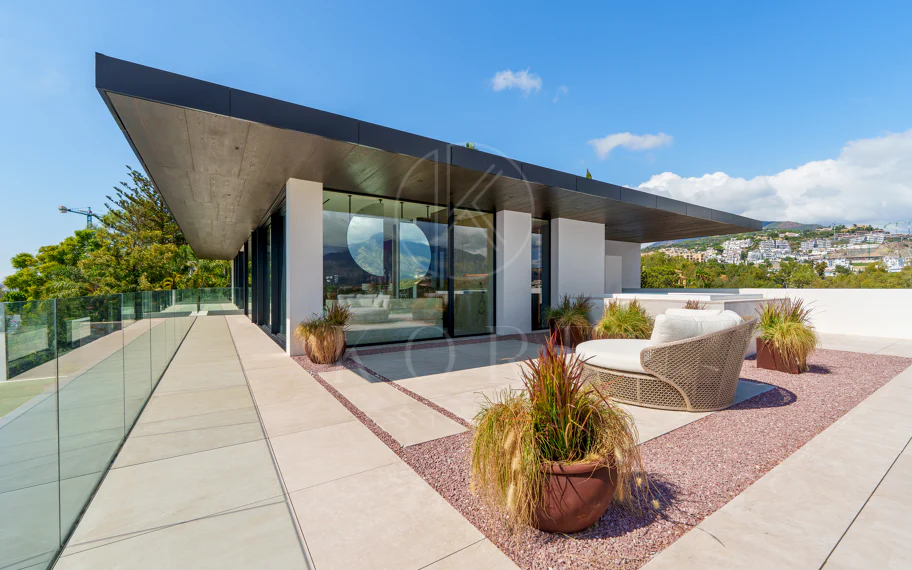 Villa en venta en El Herrojo, Benahavis