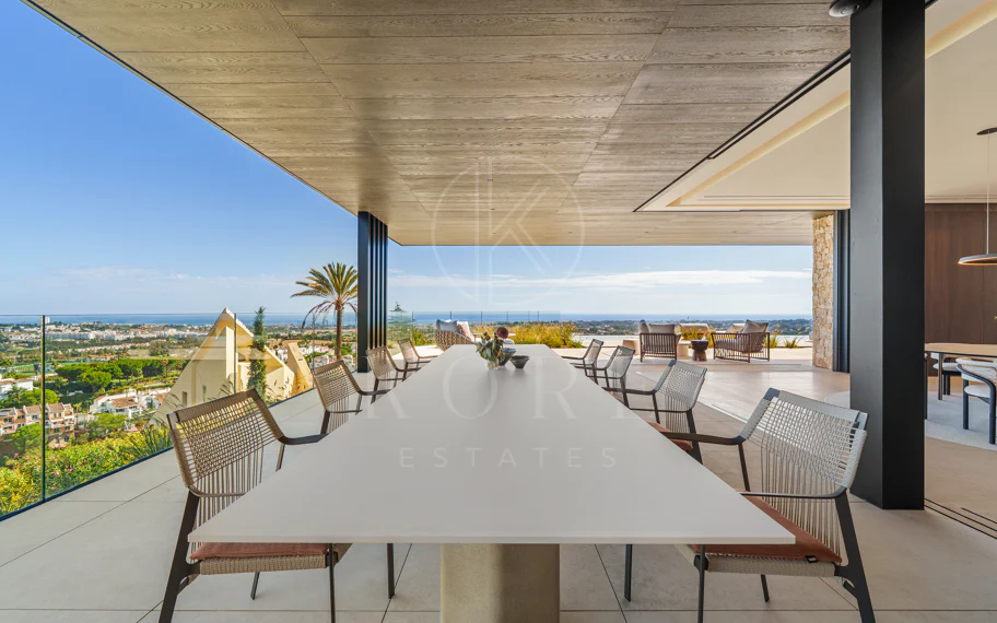 Villa en venta en El Herrojo, Benahavis