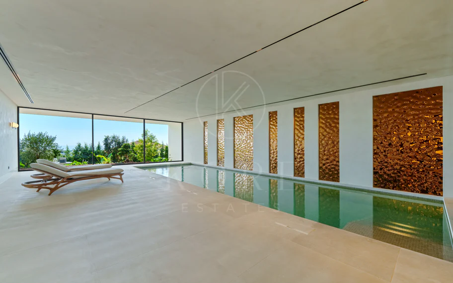 Villa en venta en El Herrojo, Benahavis
