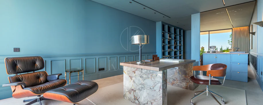 Villa for sale in El Herrojo, Benahavis