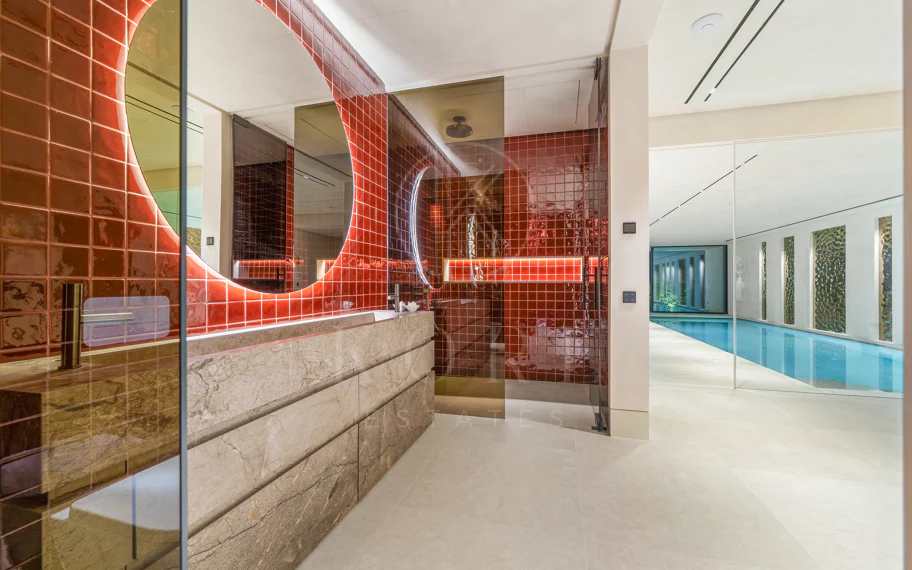 Villa en venta en El Herrojo, Benahavis