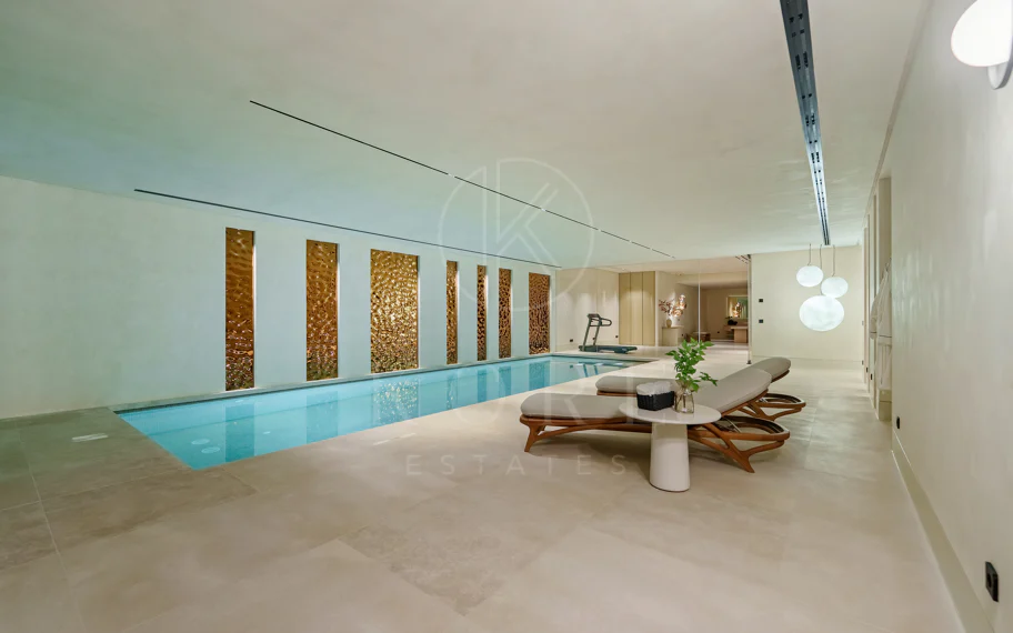 Villa en venta en El Herrojo, Benahavis