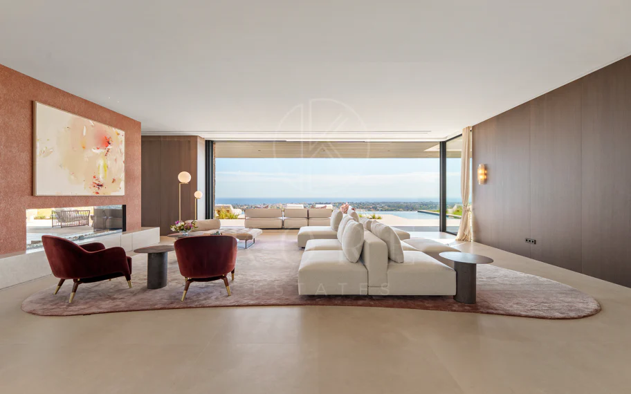 Villa en venta en El Herrojo, Benahavis