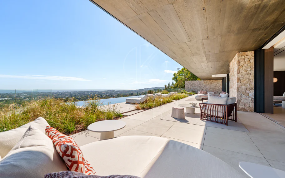 Villa en venta en El Herrojo, Benahavis