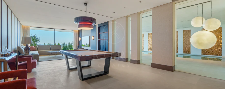 Villa for sale in El Herrojo, Benahavis